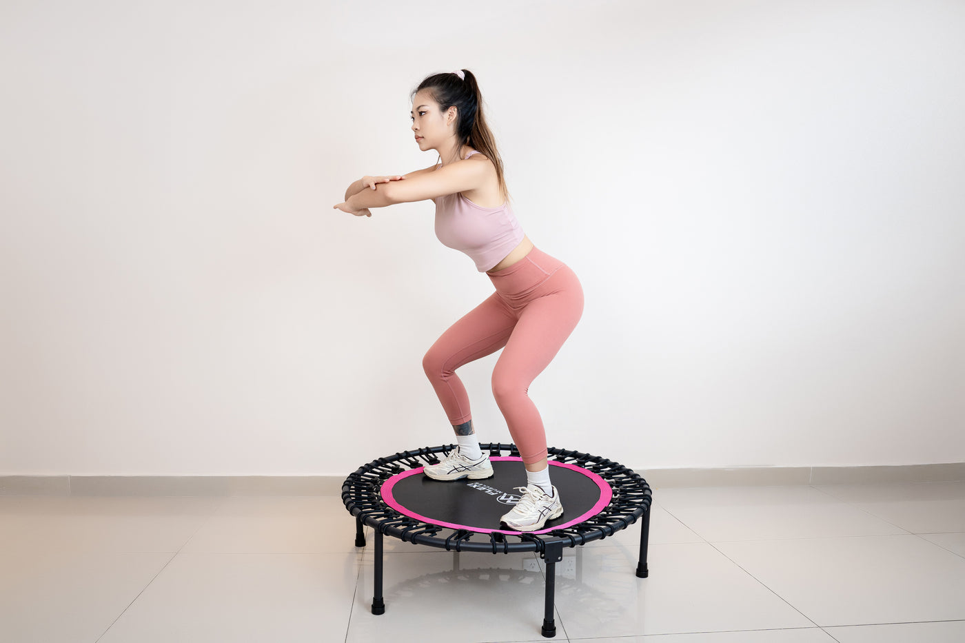 Rebounder Fitness Trampoline with Adjustable Handle Bar